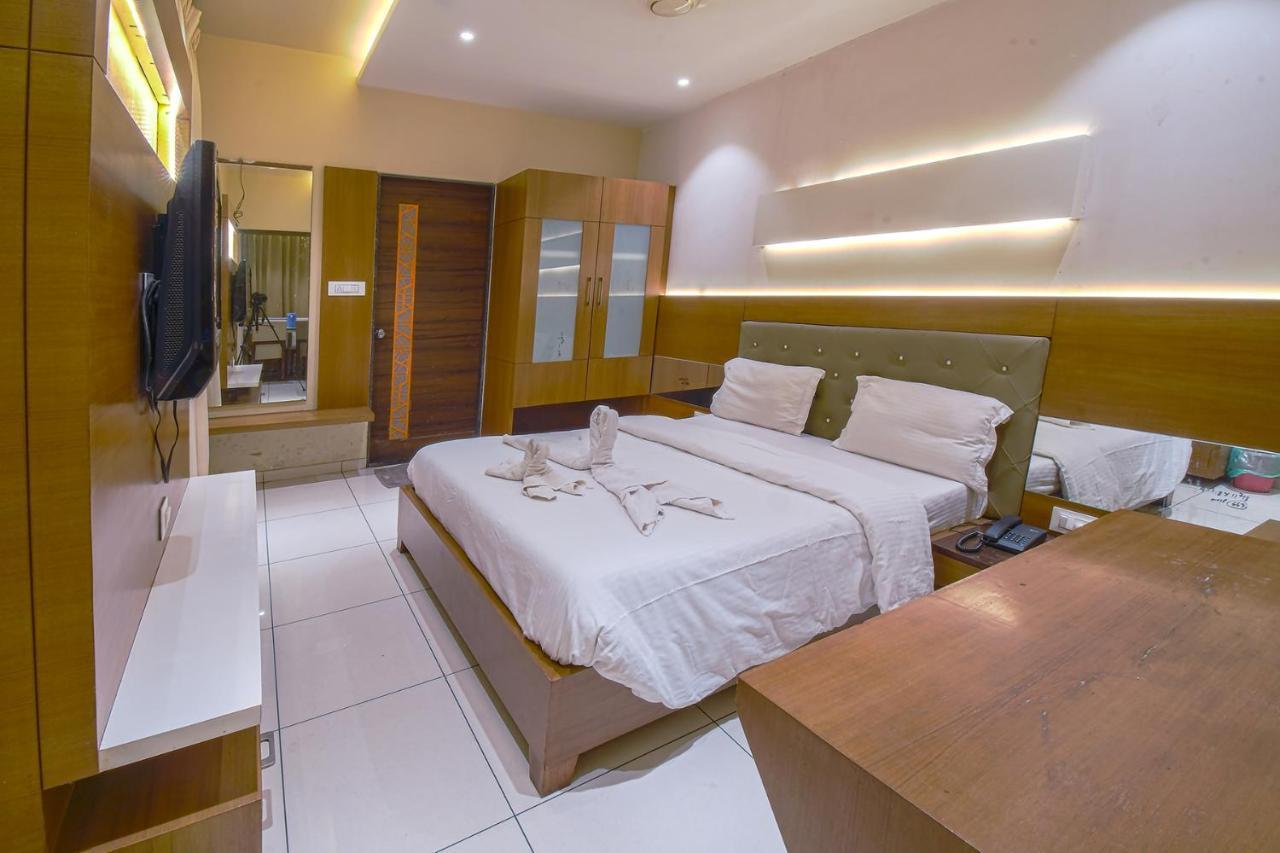 Hotel Ravikiran Kolhapur Eksteriør billede