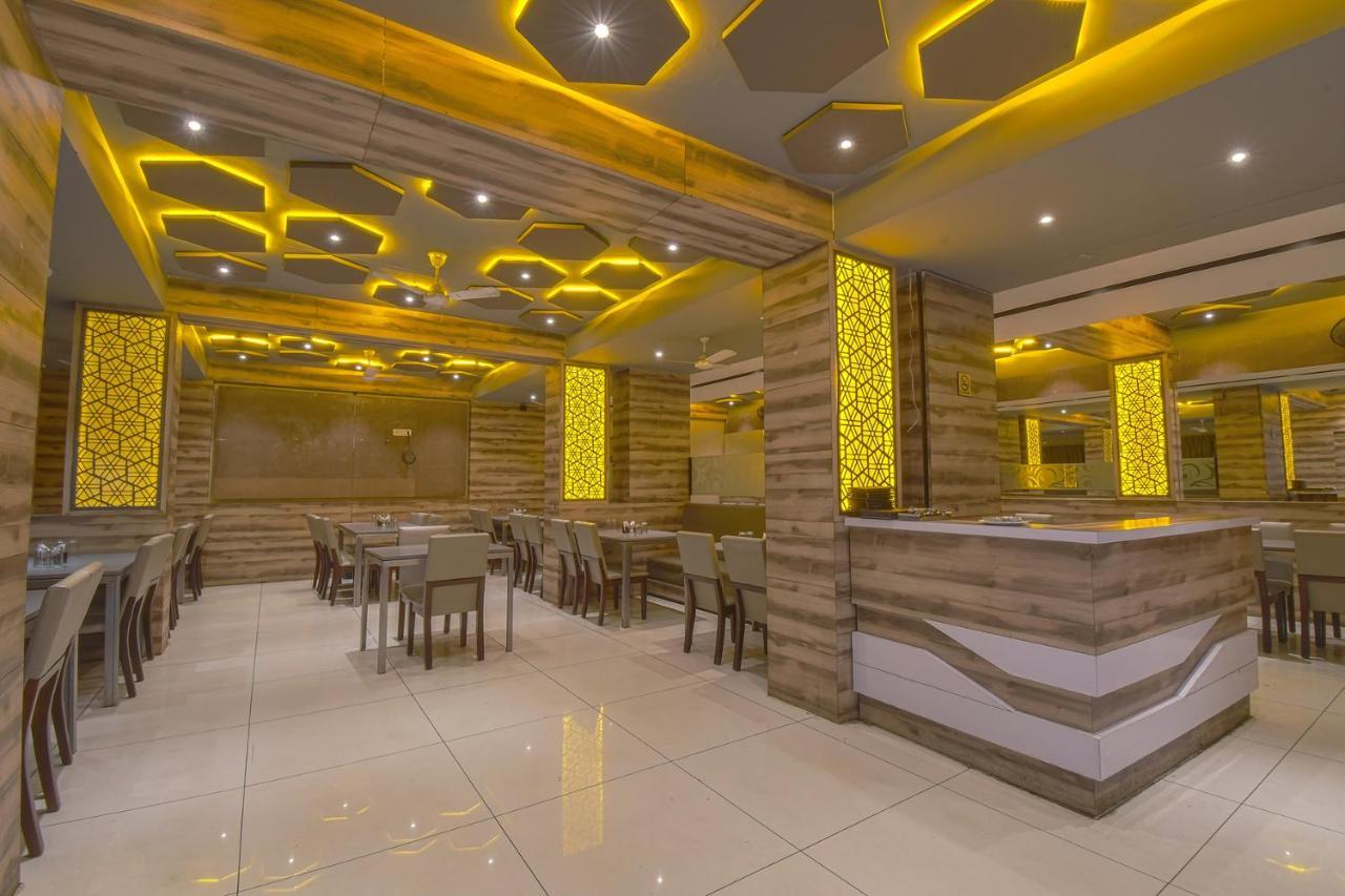 Hotel Ravikiran Kolhapur Eksteriør billede