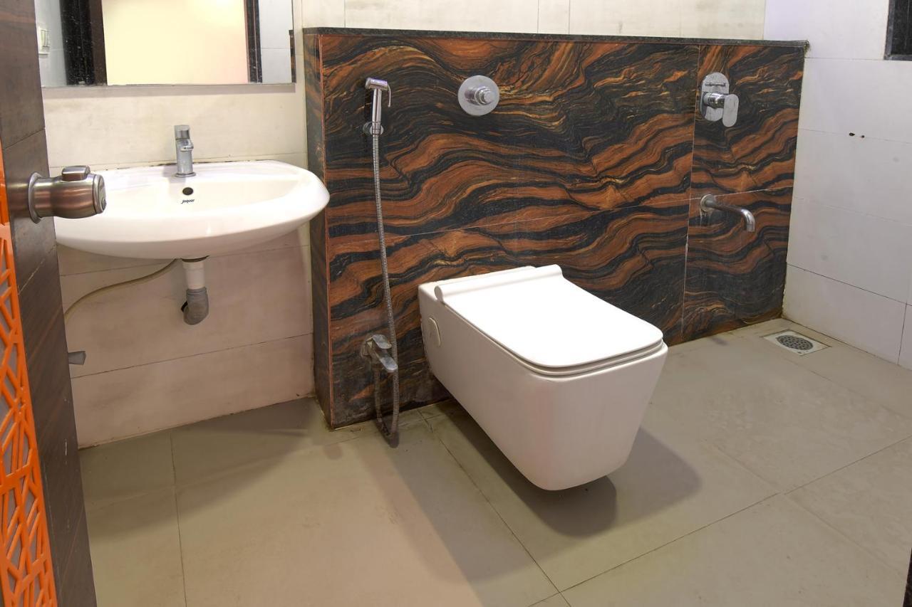Hotel Ravikiran Kolhapur Eksteriør billede