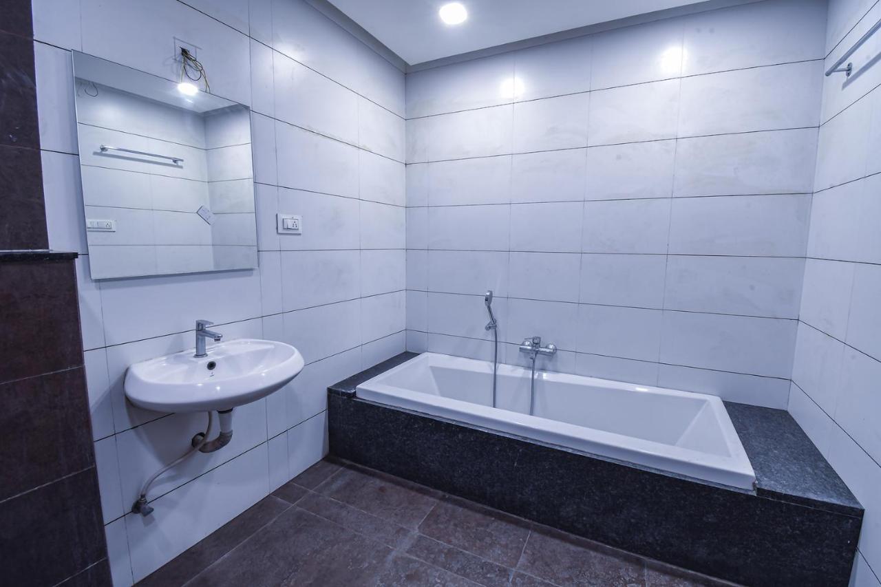 Hotel Ravikiran Kolhapur Eksteriør billede
