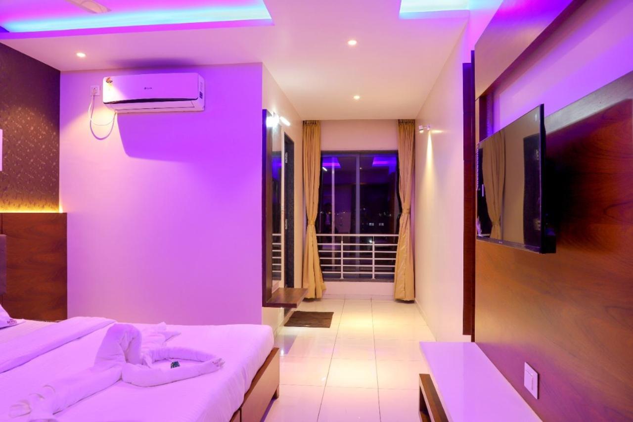 Hotel Ravikiran Kolhapur Eksteriør billede